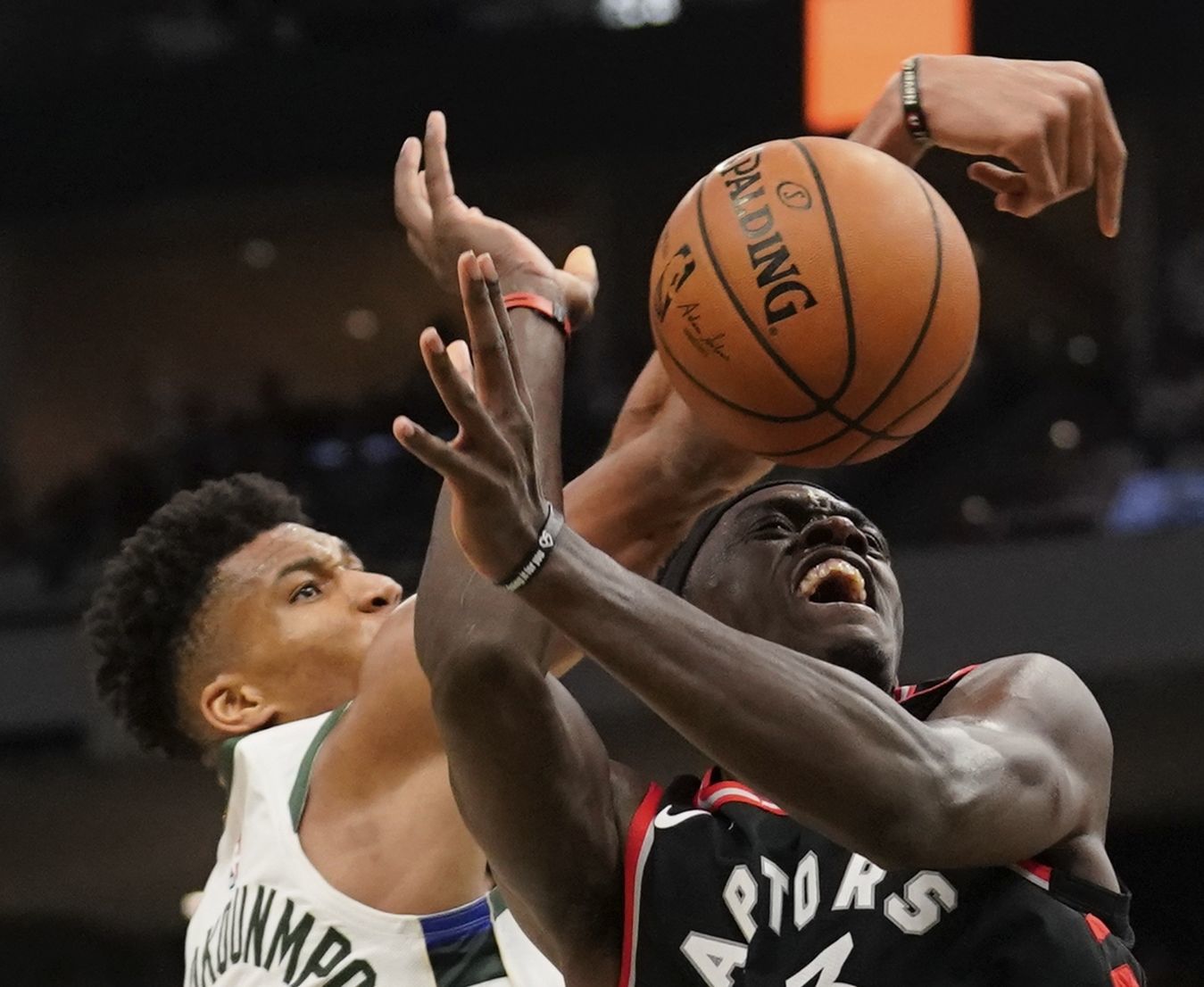 Bucks 108, Raptors 100